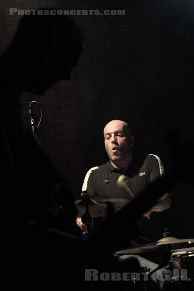 ZERO - 2009-11-17 - PARIS - La Maroquinerie - Franck Laurino